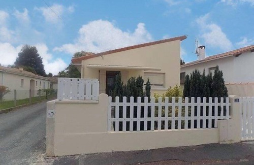 Saint-Palais-sur-Mer House | Saint Palais sur Mer - HOUSE locaqted rue des Ecoles - IN A QUIET AREA