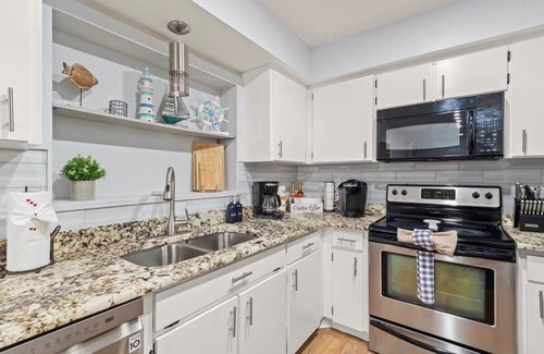 Pinellas Park House | Saint Pete Beach Heated Pool Gameroom/Mini theatre