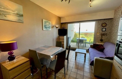 Saint-Pierre-Quiberon Apartment | Saint-Pierre-Quiberon - 1BR Apt 28m² - 4 Guests - Enclosed Garden - Pets Allowed