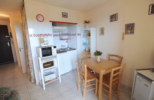 Saint-Pierre-la-Mer Apartment | SAINT-PIERRE .T2 Beautiful Sea Face exhibition