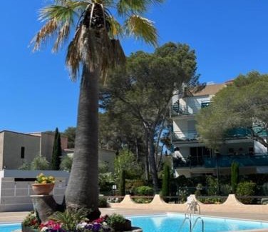Boulouris-sur-Mer Apartment | Saint-Raphaël, Boulouris, F2 dans belle résidence 3 piscines, proche bord de mer