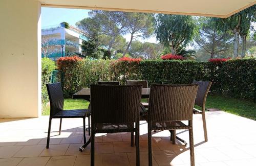 Boulouris-sur-Mer Apartment | Saint-Raphaël, Boulouris, F2 dans belle résidence 3 piscines, proche bord de mer