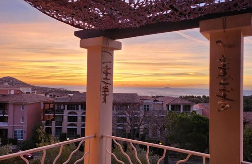 Agay Apartment | Saint-Raphael- Vue mer et Massif de l'Esterel