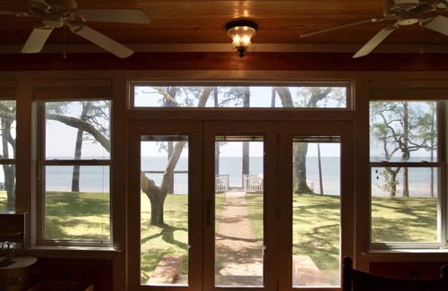 Saint Teresa House | Saint Teresa Coastal dwelling with Guest house option.