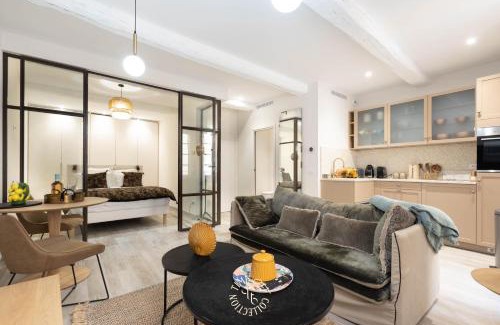 Old Town Apartment | SAINTE ANNE by Time Off Collection