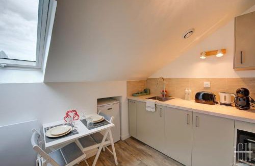 Old Town Apartment | Sakura - Face Gare
