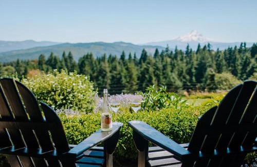 Hood River Bed & Breakfast | Sakura Ridge the Farm & Lodge