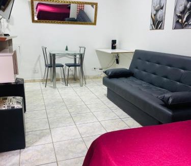 Ponta da Praia Apartment | Sala living em prédio Familiar na Av da Praia