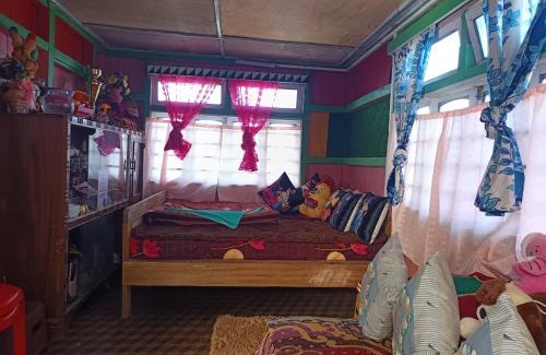 Rishop House | Salakhahomestay