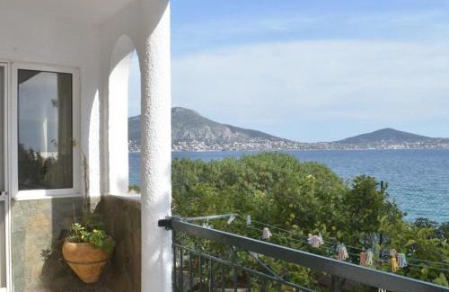 Salamis House | Salamis Beachfront House