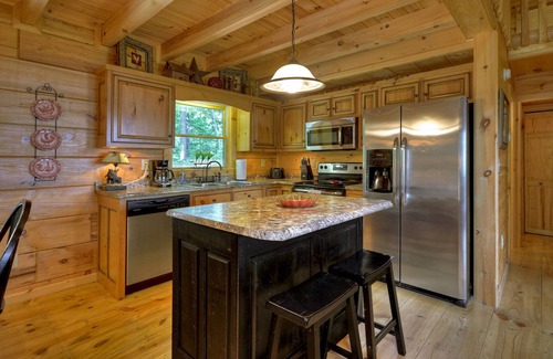 Blue Ridge Cabin | Sale! Incredible Views-Hot Tub on Deck-Clean-Fireplace-15 Minutes to Blue Ridge