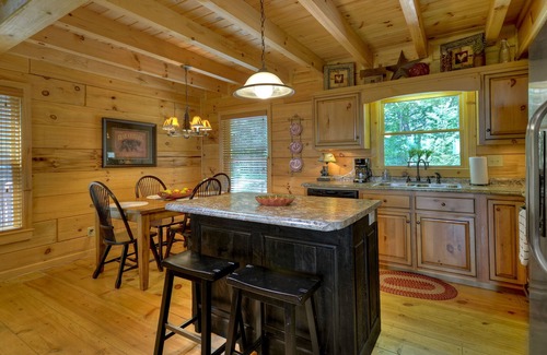 Blue Ridge Cabin | Sale! Incredible Views-Hot Tub on Deck-Clean-Fireplace-15 Minutes to Blue Ridge