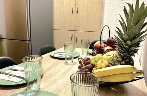 Bayreuth House | Sali Bayreuth - Boardinghaus mit Parkplätzen, WLAN und Waschraum