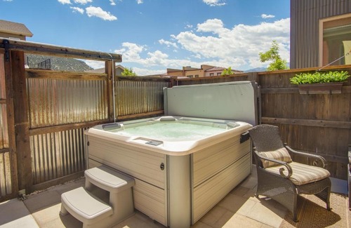 Salida Apartment | Salida Oasis 1 Mi to Town, Mountain View, Hot Tub