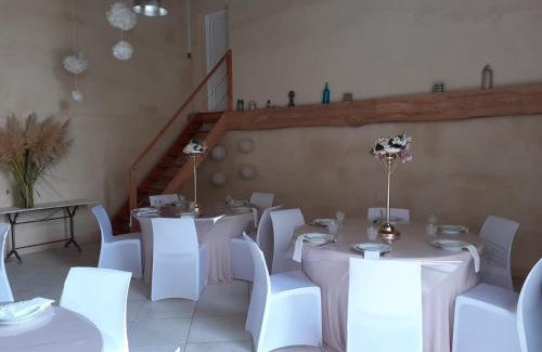 Rouffignac Villa | Salle de réception et hébergements