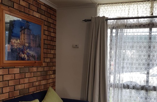 Kingscote Apartment | Sally's Haven 2 in Kingscote-fully airconditioned
