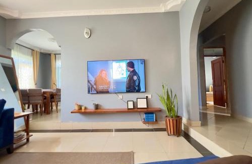 Dar es Salaam House | Sally's home-near JNIA airport