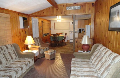 Port Ontario Cottage | Salmon River Waterfront Cottage w/available 1/2 price boat slip