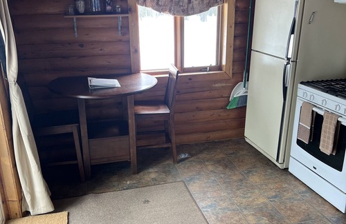 Soldotna Cabin | Salmon Slayer Cabin!