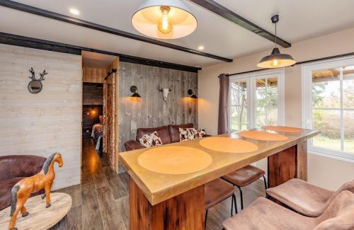 Rabastens Apartment | Saloon avec SPA privatif