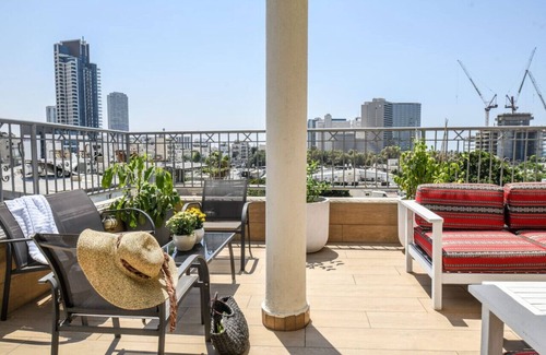 Kerem HaTeimanim Apartment | Salouf Studio in the Carmel House by Sea N' Rent