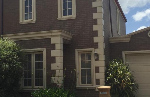 Warrnambool Apartment | Salt Air on Lochard Place
