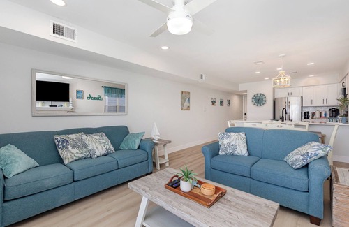 Surfside Beach Condo | Salt and Sand at Cape Cottages 204