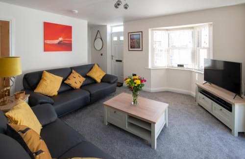 Whitby House | Salt Bay