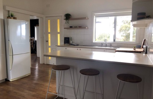 Portarlington House | Salt Beachhouse Portarlington- Walk to the beach!