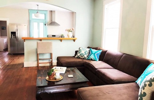 Cape Charles House | Salt Box, One Block to the Beach