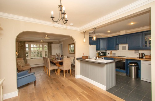 Aldeburgh House | Salt Cellar by condokeeper (350 m from the beach)