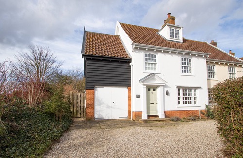 Aldeburgh House | Salt Cellar by condokeeper (350 m from the beach)