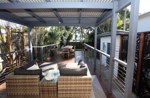Moffat Beach House | Salt Life Beach Cottage-Walk to the Beach