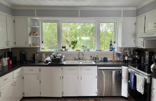 Fairhaven House | Salt Marsh Sanctuary on Nasketucket Bay-the Blu Haus!