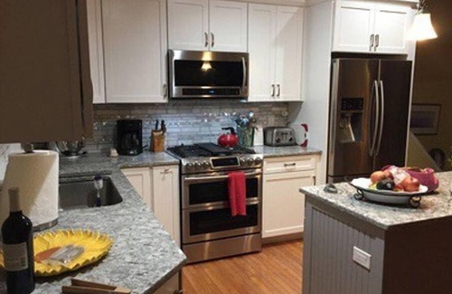 Narragansett House | Salt Pool, AC, Peaceful and Comfortable, Near Beaches and Newport! PETS welcome!