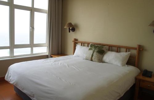 Umhlali Beach Resort | Salt Rock Hotel and Beach Resort