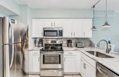 Navarre Beach Condo | Salt & Serenity-Sundunes 181 Dazzling Beachfront, Bright, Fresh Condo