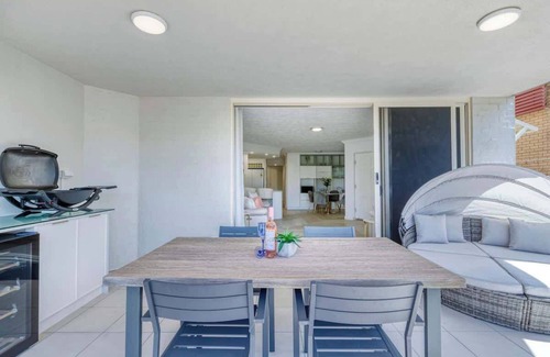 Buddina Apartment | Salt & Sky - Kawana Rooftop Beach Break