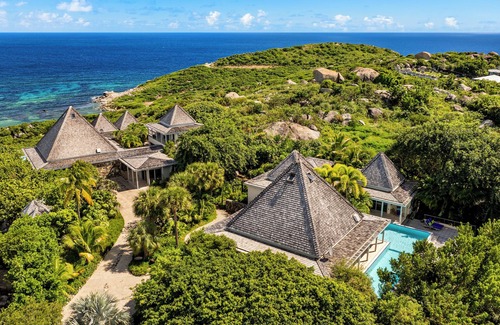 Spanish Town Villa | Salt Spring Villa - sister villa to Red Rock Villa, Spectacular pool and privacy