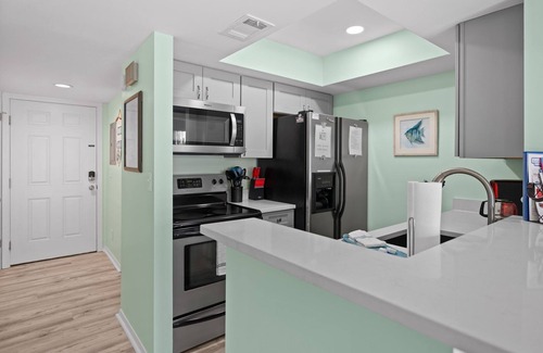 Holiday Isle Condo | "SALT THERAPY" Waterfront Condo. Destin, Florida