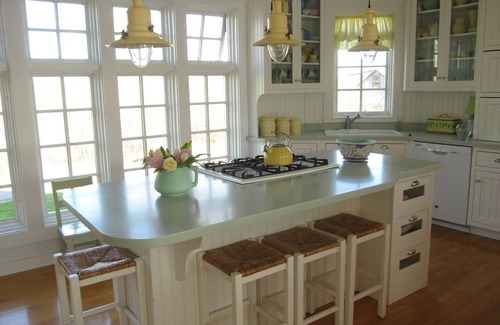 Trevett House | SALT WATER MAINE COTTAGE WITH DOCK - MINUTES TO BOTANICAL GARDENS