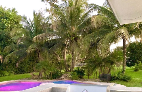 Davie House | Salt Water Pool, BBQ, 18 mins to Hollywood Beach, 15 mins to FFL, 25 mins to MIA