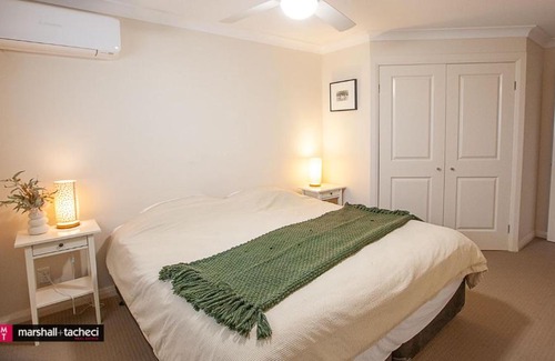 Bermagui House | Salt water villa Bermagui Four bedroom central location with Wifi