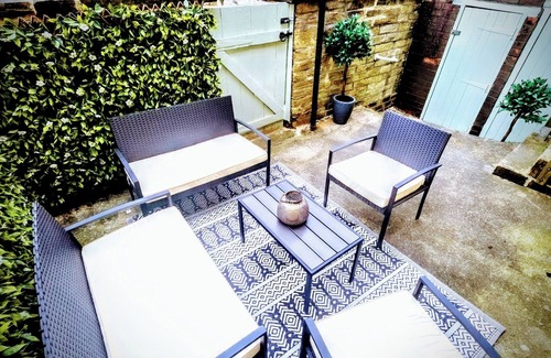 Shipley House | Saltaire retreat, Grade 2 listed 3 bed House
