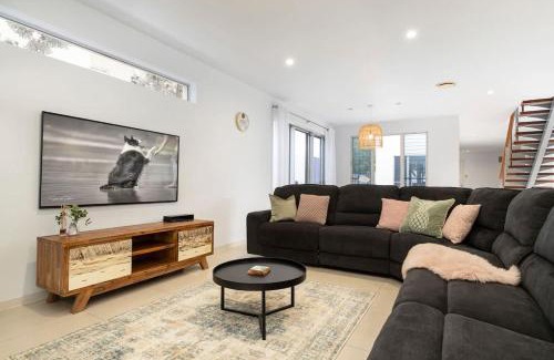 Twin Waters House | Saltbreeze - Laidback Poolside Living by the Canal