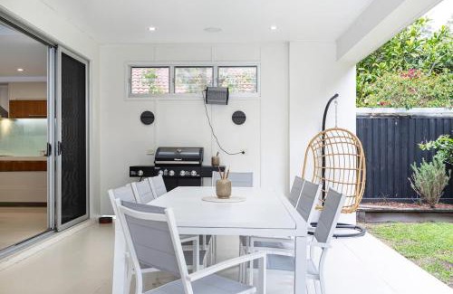 Twin Waters House | Saltbreeze - Laidback Poolside Living by the Canal