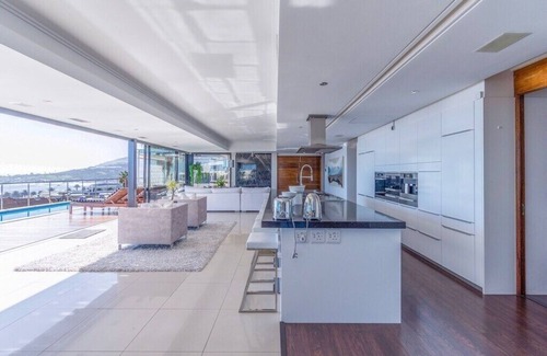 Camps Bay Villa | SaltLife Camps Bay, Modern luxury, incredible views & Prime location