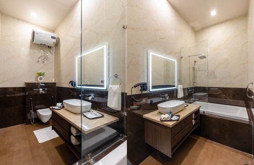 Connaught Place Hotel | Saltstayz Autograph Connaught Place