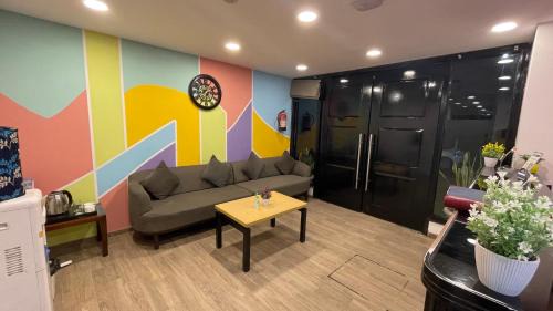 Sector 39 Hotel | Saltstayz Sector 39- Near Rajiv Chowk & Sohna Road