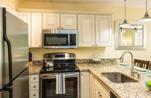 Truman Annex Condo | *SALTWATER HARMONY @ THE ANNEX* Charming Condo & Pool + LAST KEY SERVICES.